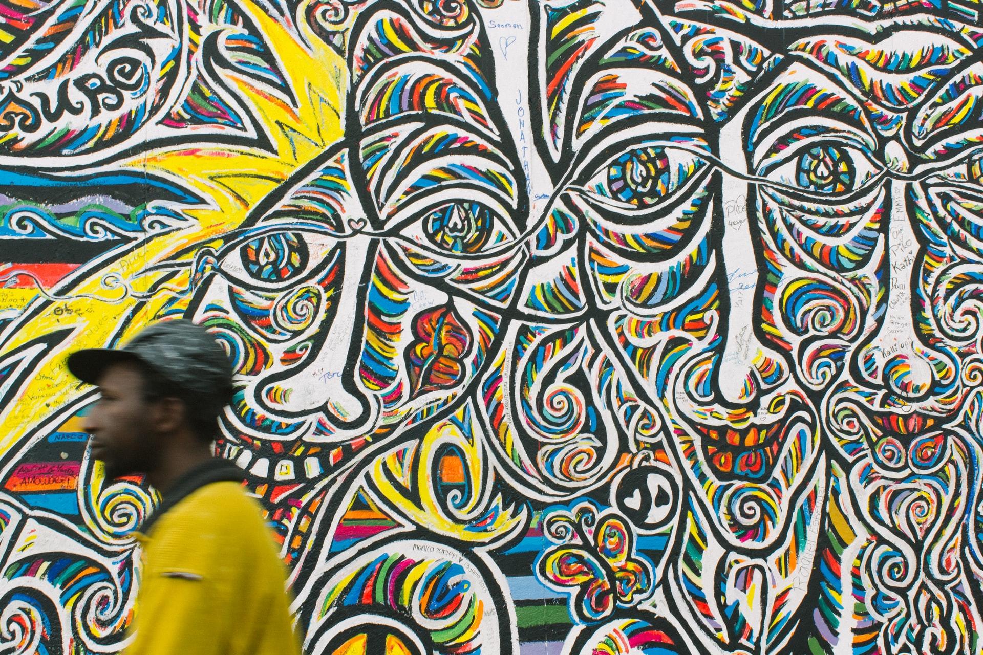 L'East Side Gallery è il tratto più lungo di muro rimasto in piedi.