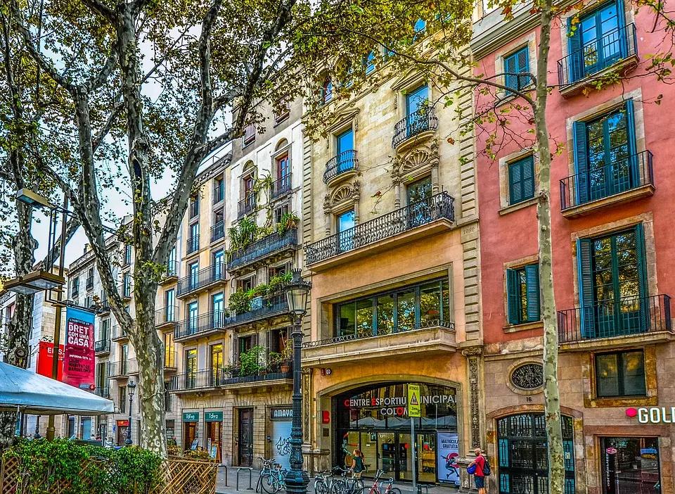 Soggiornare presso una famiglia che possa ospitarti in una casa storica di Barcellona: un'esperienza straordinaria!