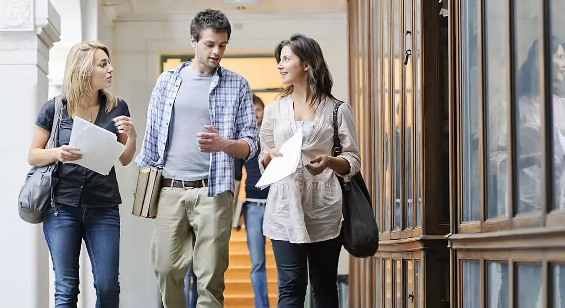 Per dare lezioni private di matematica, inglese o yoga devi scrivere un annuncio completo su Superprof specificando competenze, esperienza, tariffe e soprattutto la tua passione.