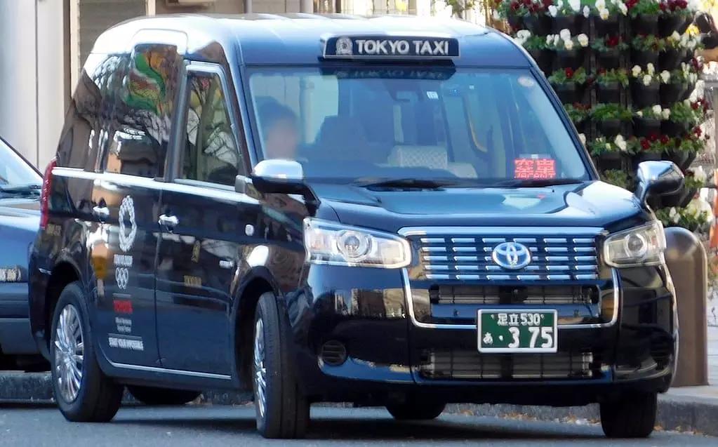 I mezzi di trasporto di Tokyo sono tanti, sta a te scegliere.