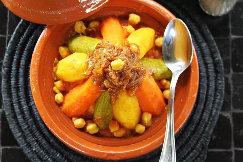 La cucina marocchina è saporita e salutare allo stesso tempo.