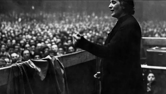 Ibarruri è stata una delle donne che più hanno influenzato la politica e la cultura spagnola. 