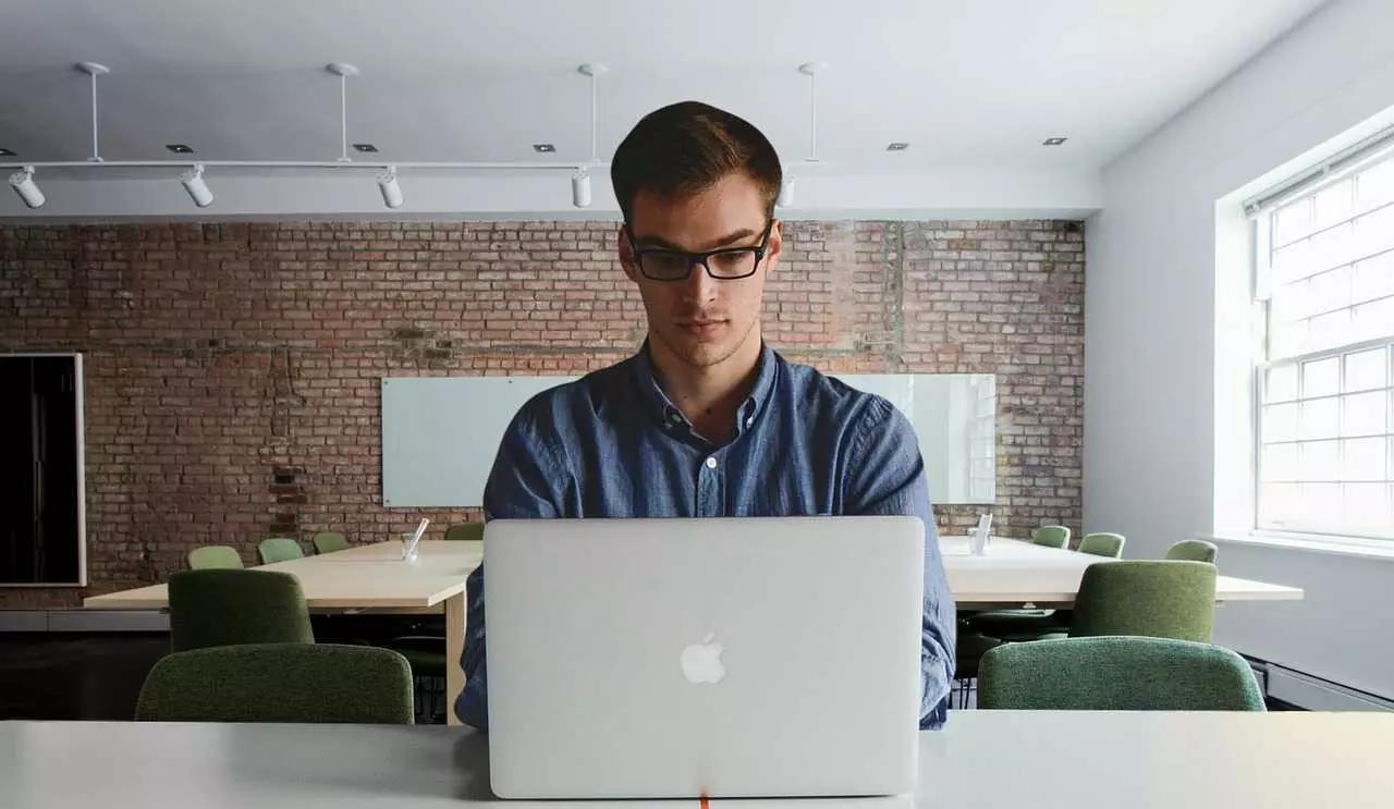 L’adulto che sarà di fronte a te avrà una sua formazione e una sua preparazione specifica. E tu dovrai apportargli elementi nuovi.