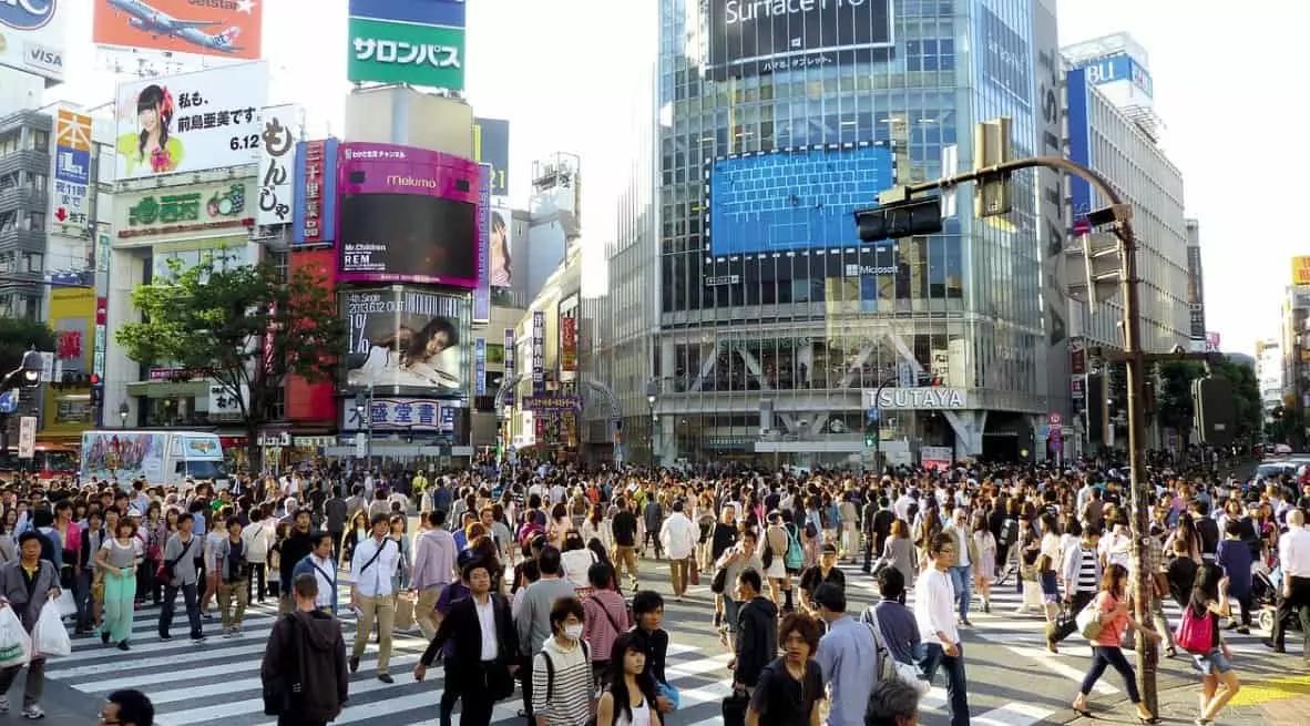 Il famoso grande incrocio di Shibuya è uno dei luoghi simbolo della capitale Shibuya!