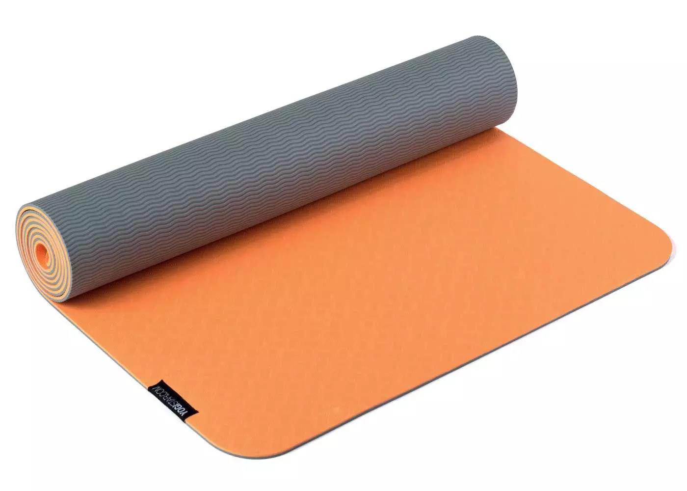 Serietà nella pratica non rima di certo con austerità: spazio ai colori, allora, per abiti e accessori.