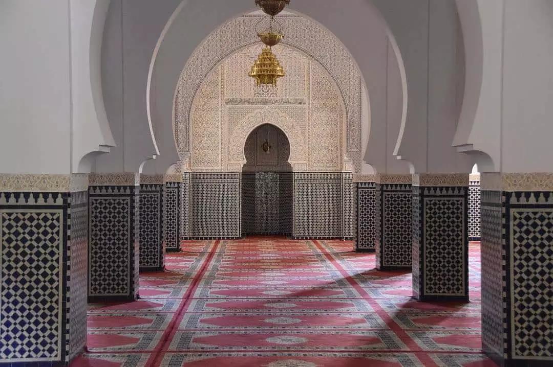 In Marocco puoi scegliere se dormire in hotel o presso una casa tipica, il riad.