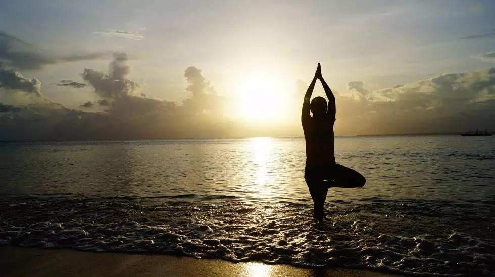 Come combinare lo yoga e l'apertura dei chakra?