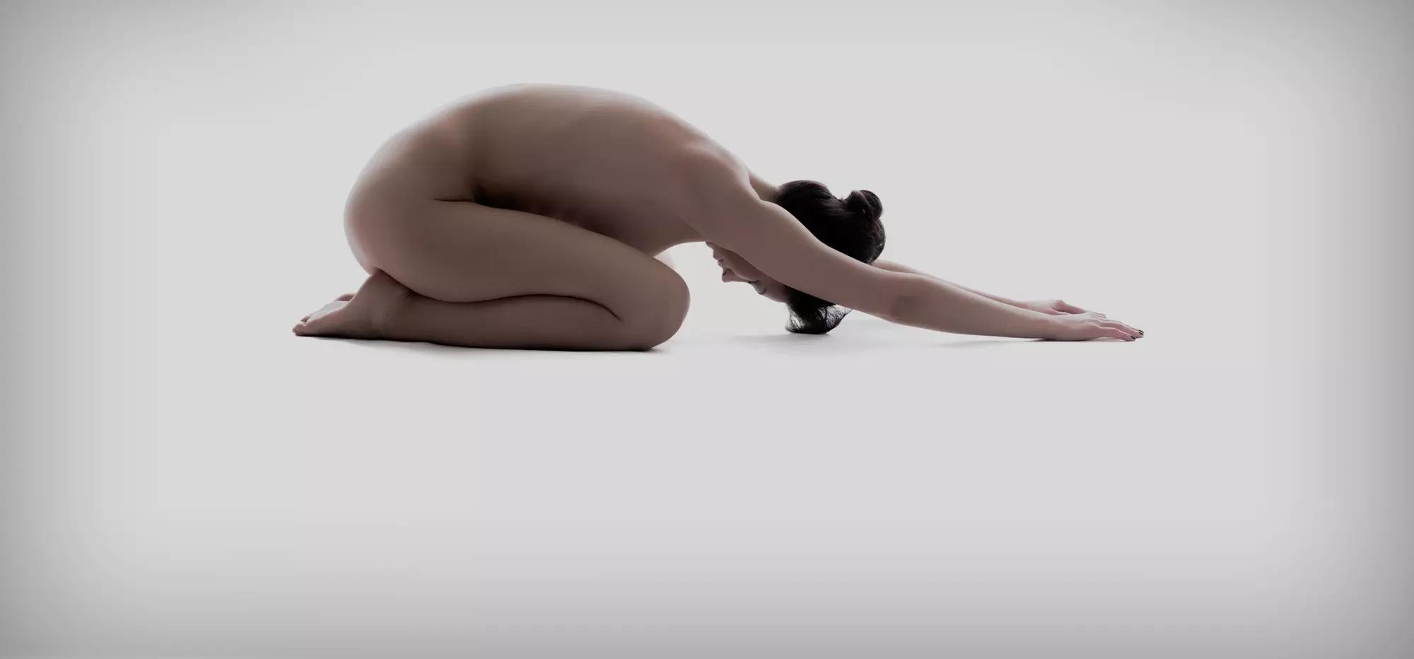 Sembrerebbe essere la nuova tendenza dello yoga a New York. E se lo fanno gli americani …!