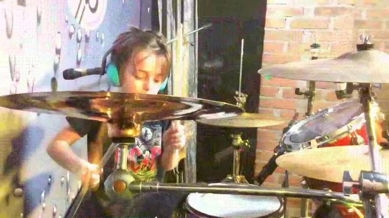 Molti di questi abbandonano dopo poco tempo, ma altri continuano e ne fanno, a volte, una professione.