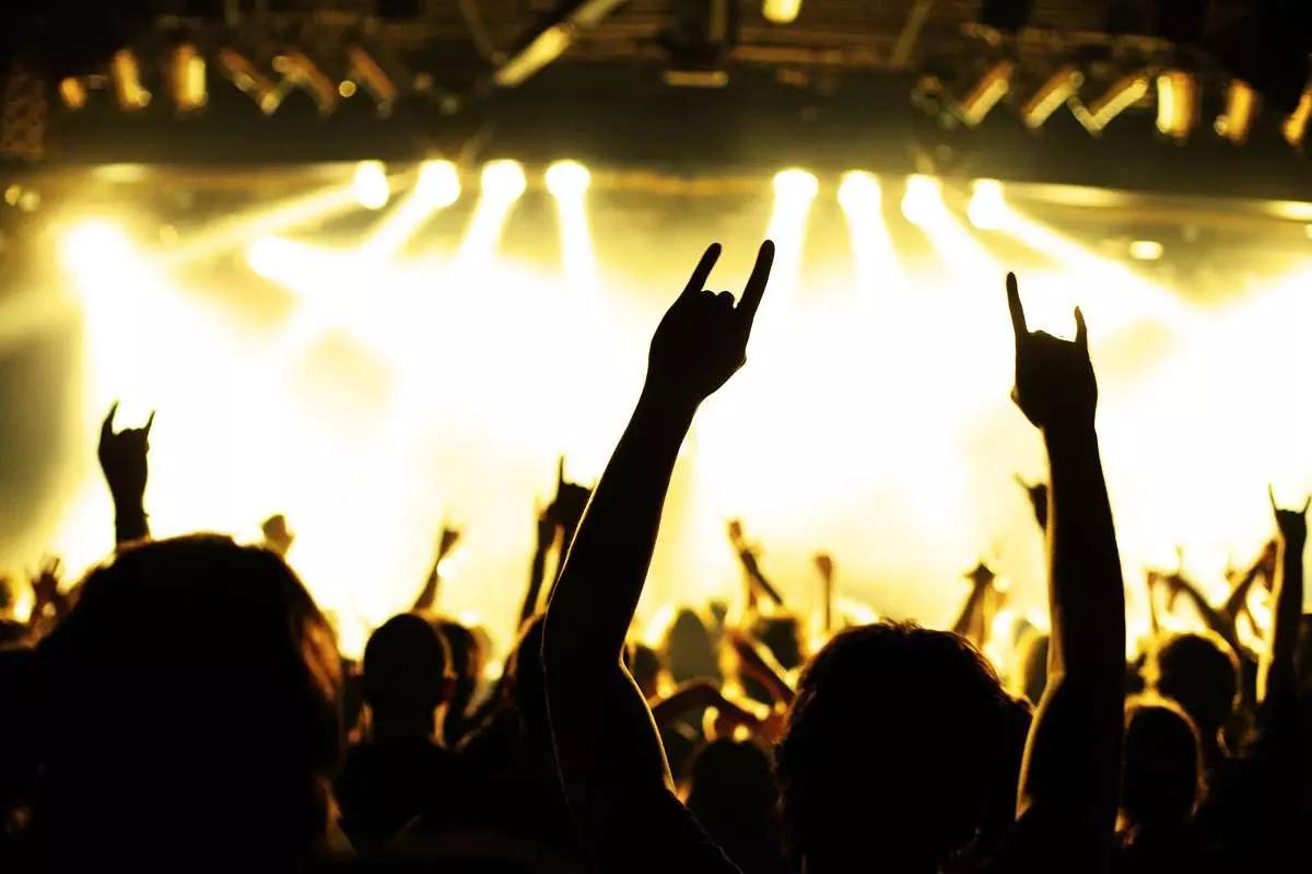 La batteria è un elemento essenziale e imprescindibile nelle rock band.
