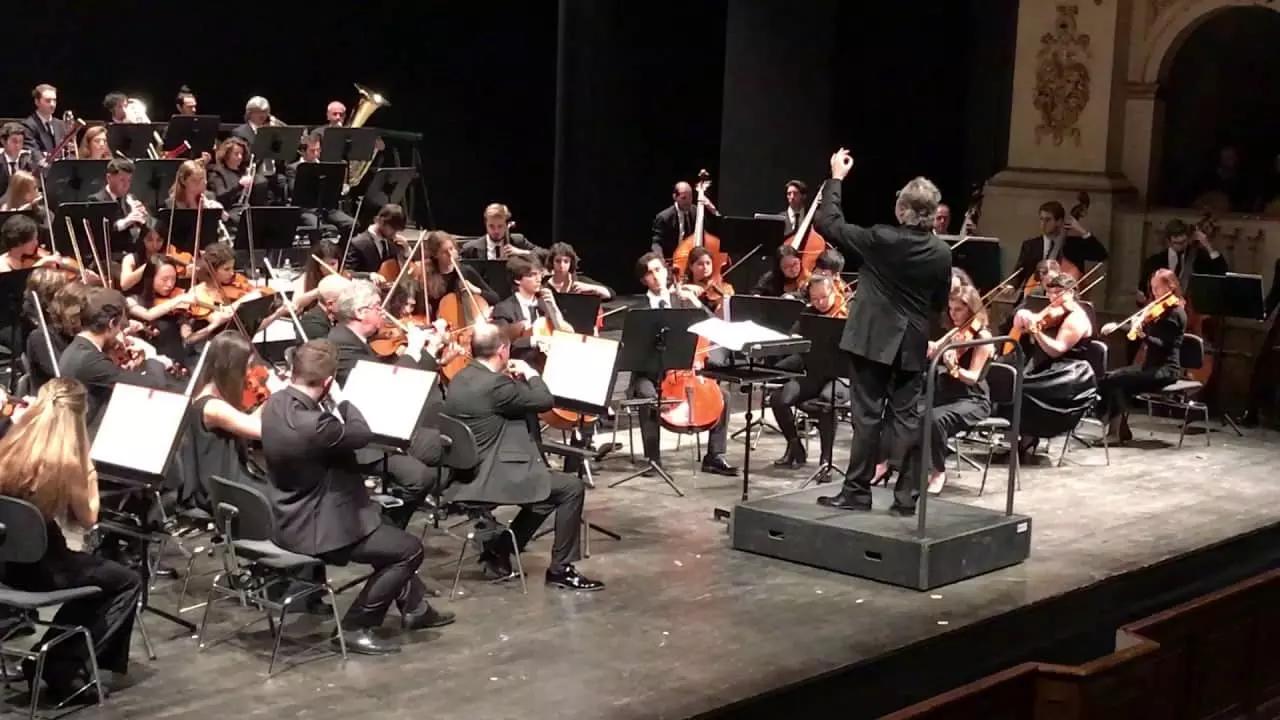 Con il conservatorio impari a suonare la batteria jazz.