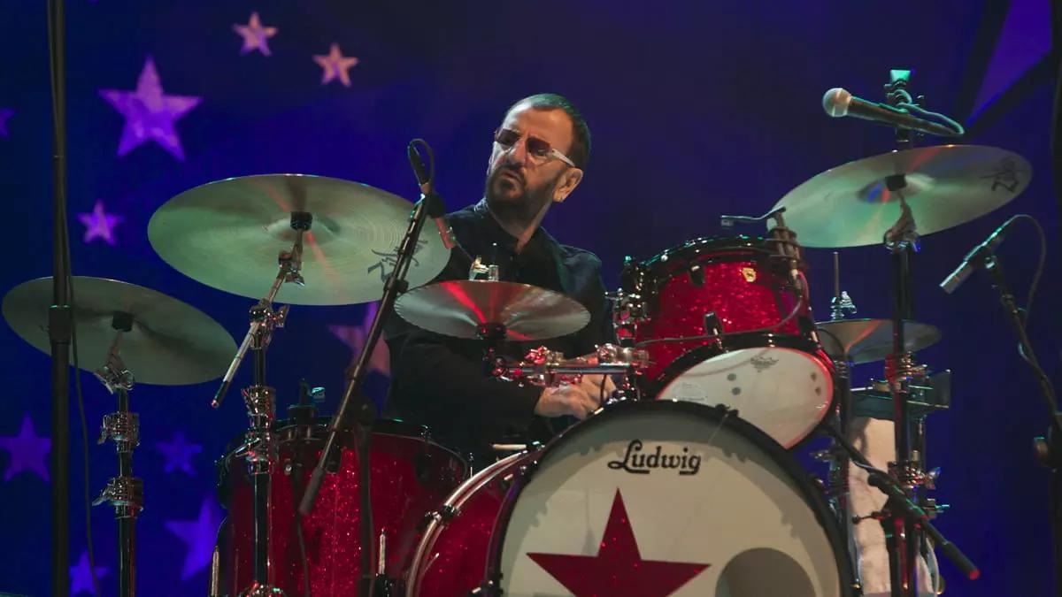 Con le scuole di musica ti confronti con altri musicisti.