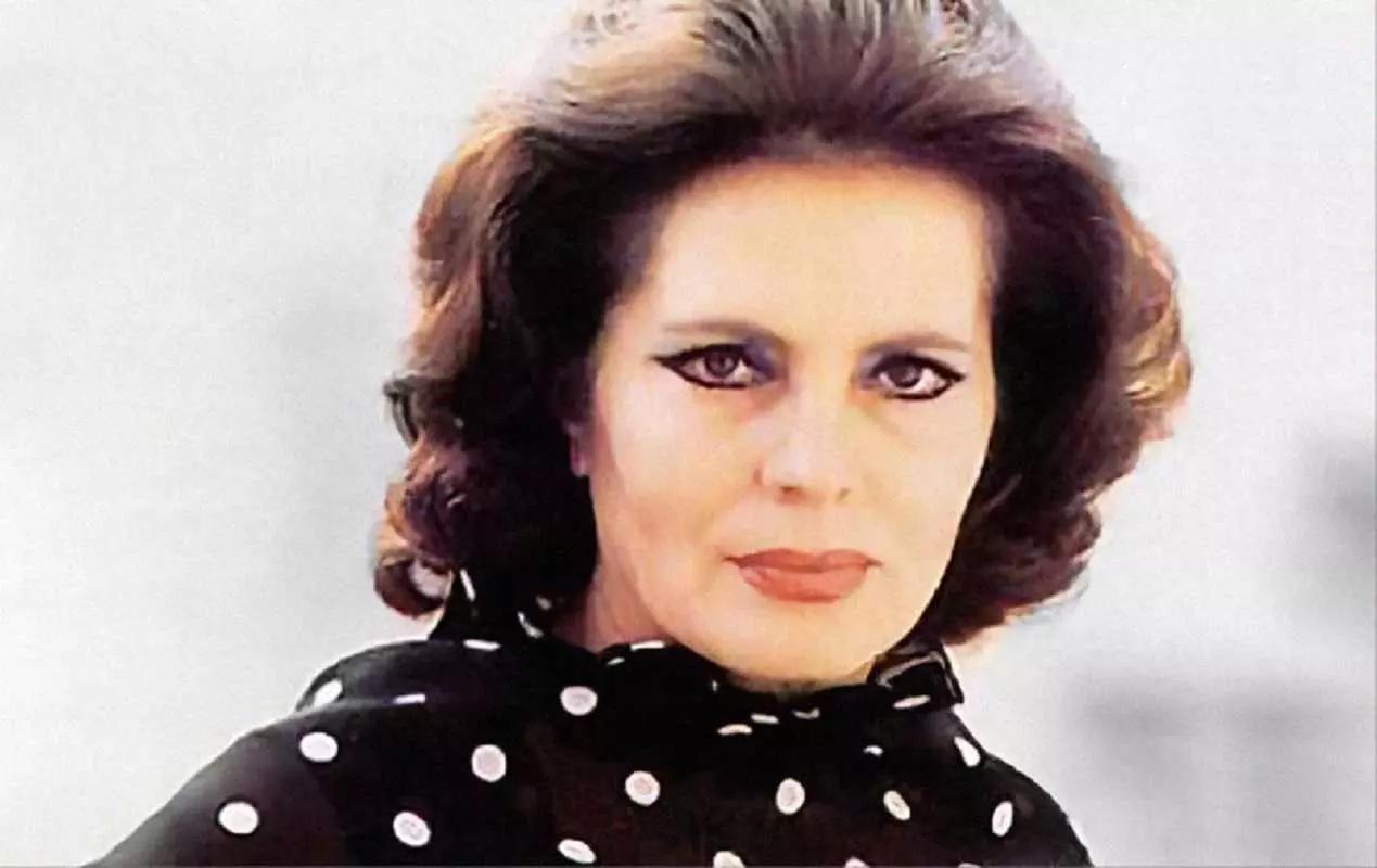 Anche grazie a lei, il Fado si è diffuso a livello internazionale, varcando i confini di Lisbona e Porto.