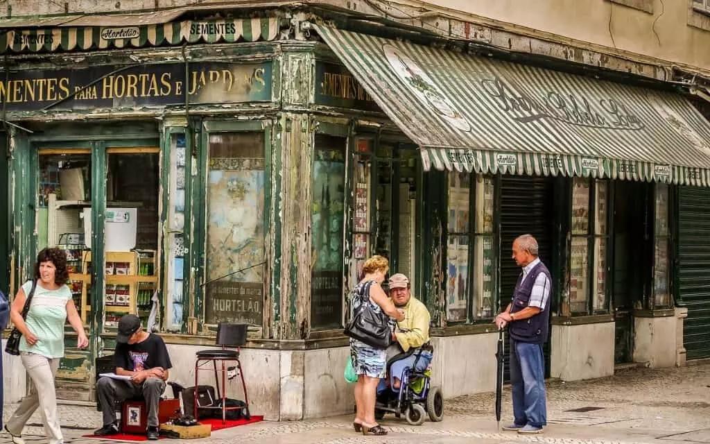 Con un insegnante di portoghese impari anche a capire la musica in lingua portoghese.