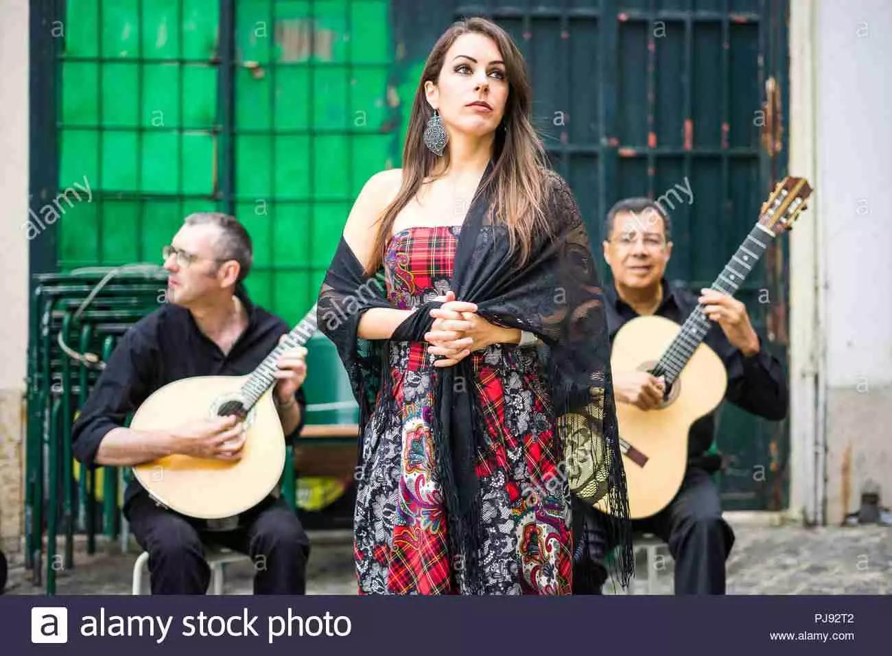 Si tratta di un genere di musica molto particolare, nato e sviluppatosi a Lisbona e dintorni.