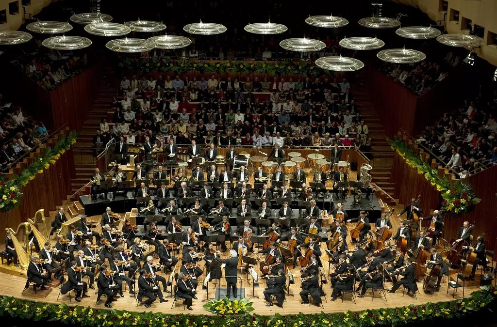 Le opere del compositore Brahms sono ancora molto amate e suonate!