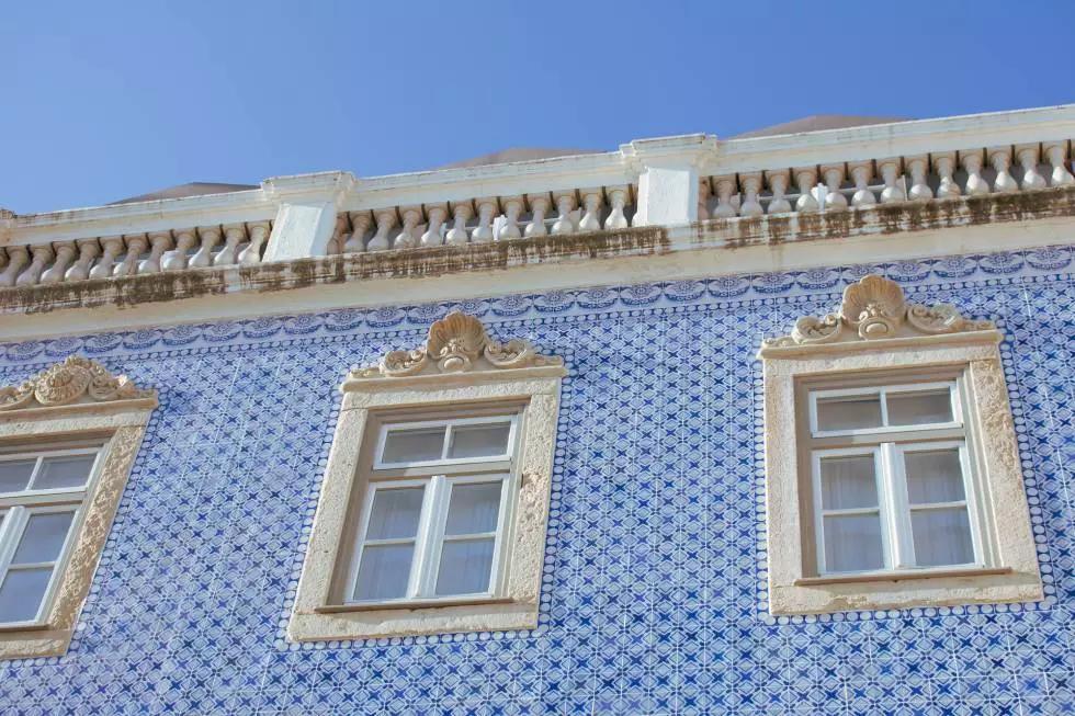 A Porto, il centro coincide con il centro storico e presenta innumerevoli punti di interesse!