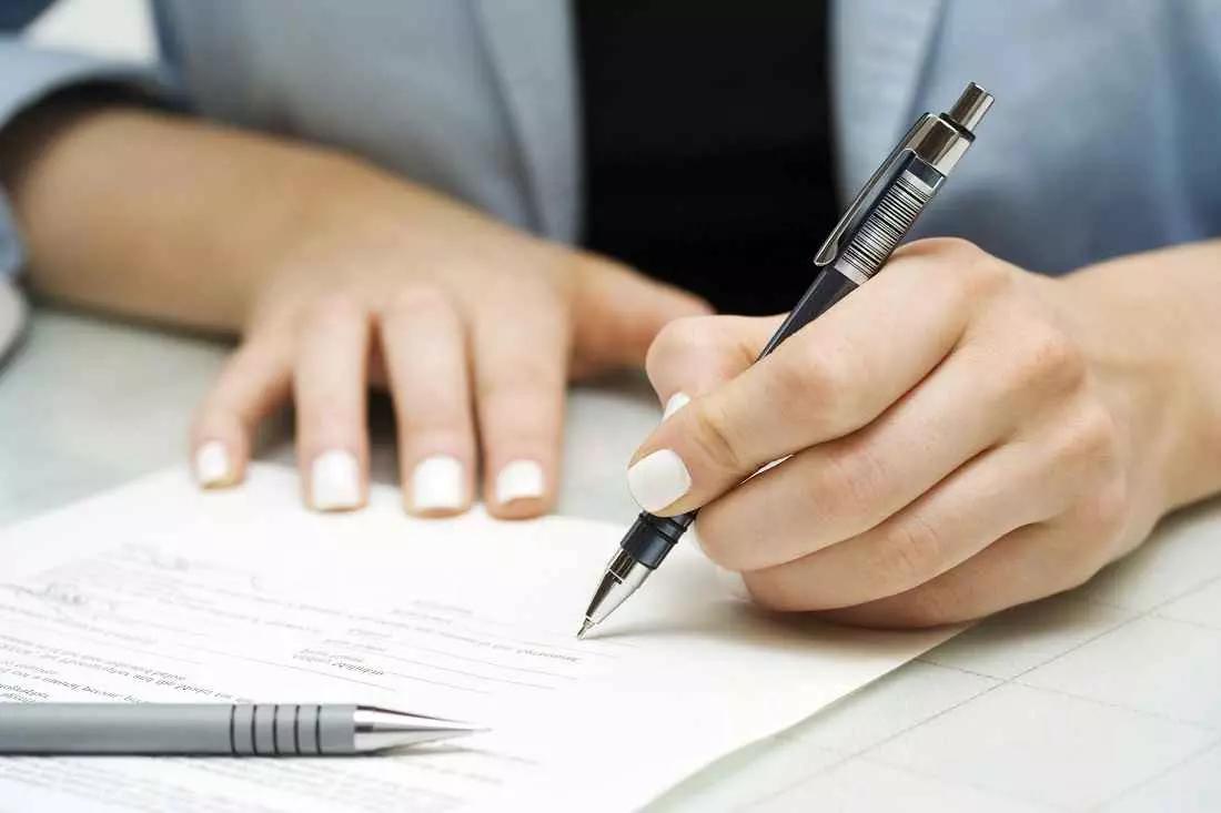 Dall’affitto dell’appartamento, alla richiesta del numero fiscale, passando per l’iscrizione ad un corso di lingua, tutto è piuttosto facilitato, anche per uno straniero.
