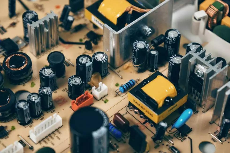 Sapevi che gli ingegneri informatici hanno usato il numero i per costruire computer?