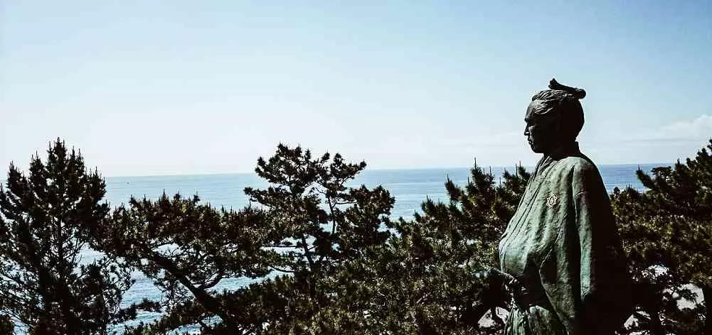 Questo personaggio storico dell’epoca Edo ha contribuito al successo dell’imperatore, contro lo shogunato.