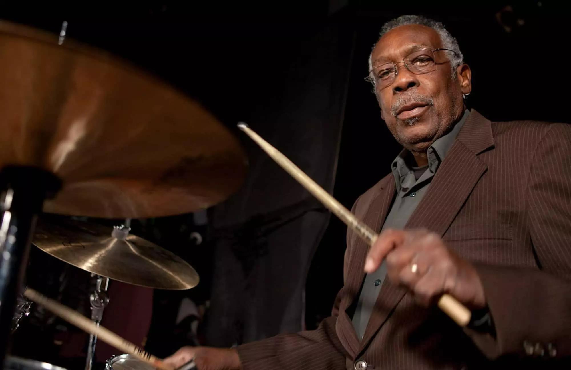 Chi fa musica non può non avere il senso del ritmo.