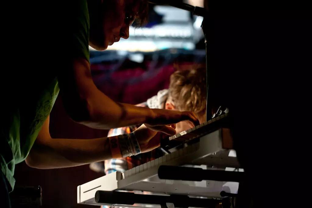Yann Tiersen tiene spesso spettacoli in teatri e arene!
