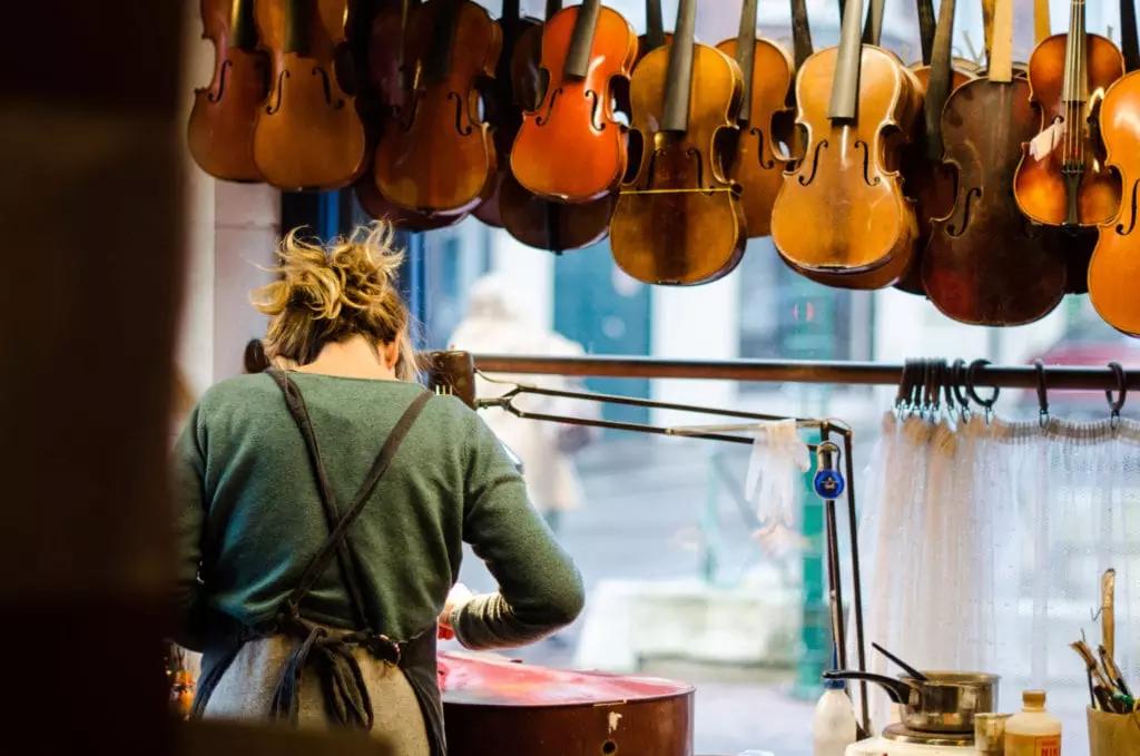Se aspiri a diventare un violinista, preparati per l'esame in conservatorio.