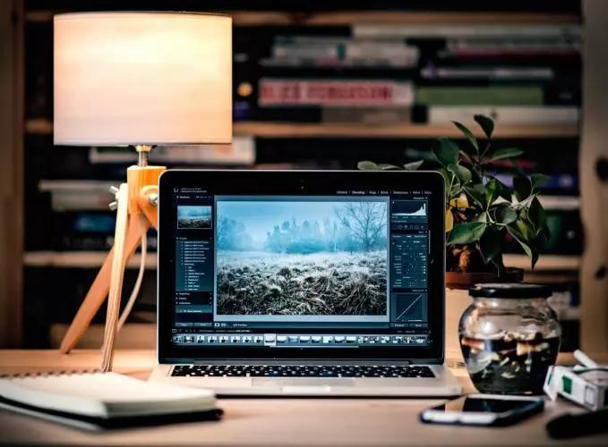 Contrasto, luminosità, saturazione... Modifica i parametri delle foto per farne dei capolavori! 