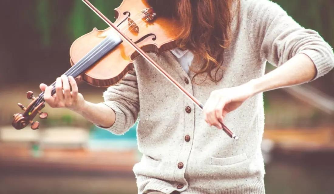 A Roma, Milano, Napoli, Torino e Bologna trovi lezioni di violino in conservatorio e nelle scuole di musica ma solo un insegnante a domicilio sa come costruire una lezione attorno a te.