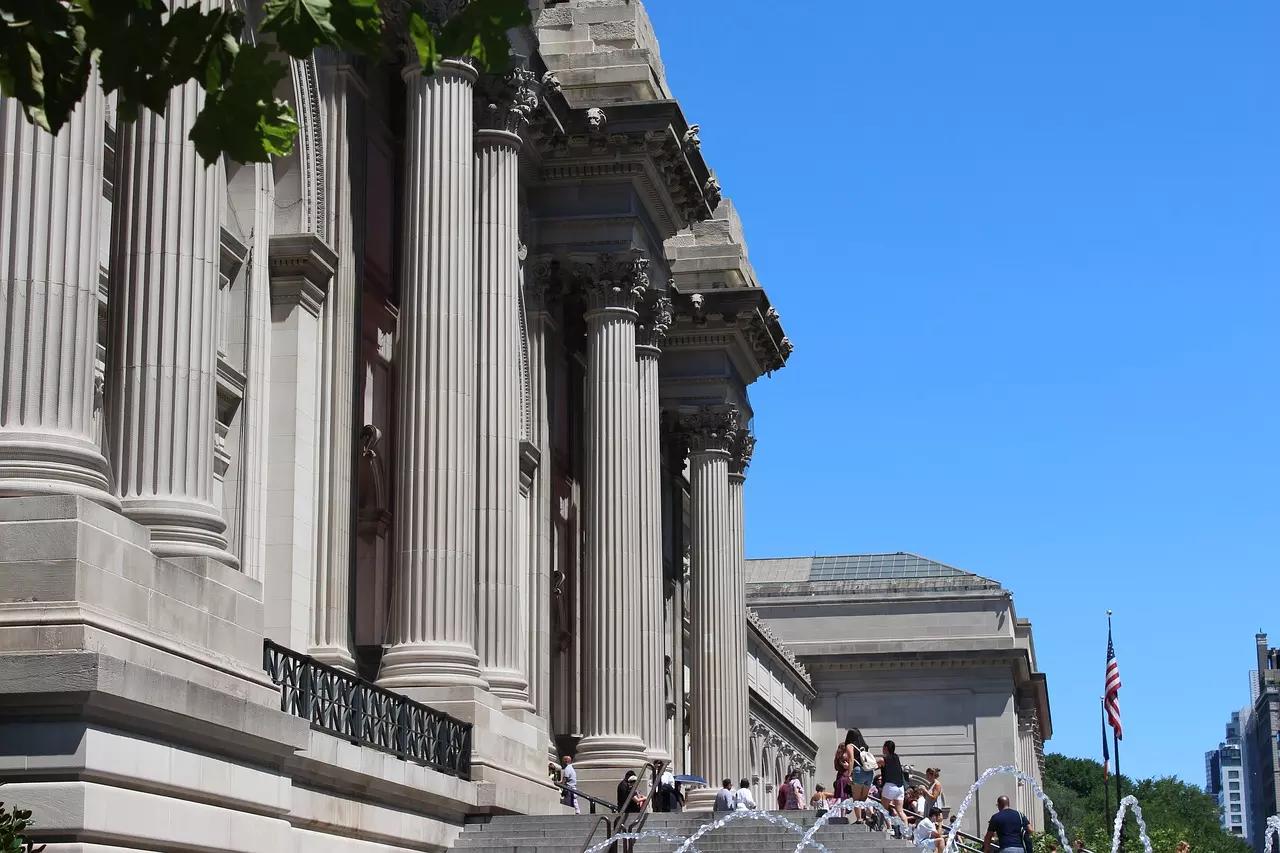 Questo grande museo di Manhattan ospita una collezione di opere d'arte spettacolari, con oltre 2 milioni di pezzi provenienti da tutto il mondo.