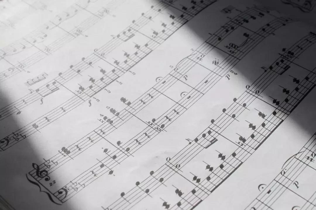 In un corso di violino al conservatorio impari a suonare i classici.