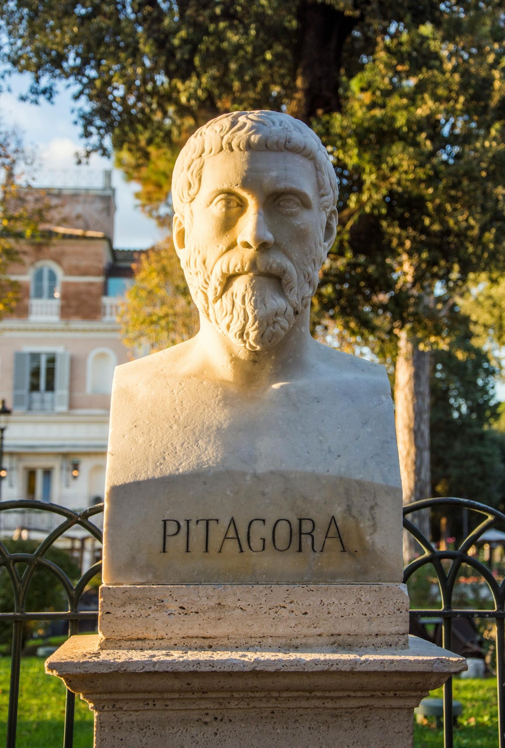 Busto di Pitagora, celebre matematico greco