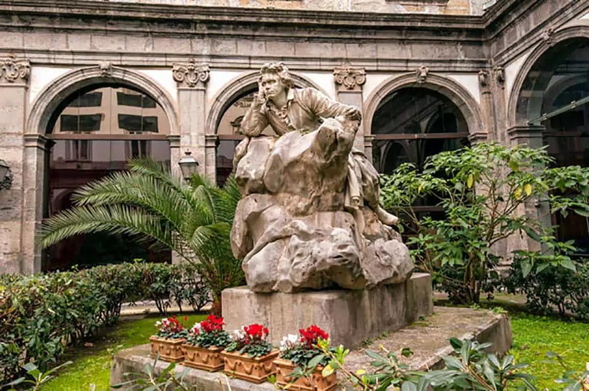 Per studiare in conservatorio bisogna avere i titoli giusti e superare una prova di selezione.