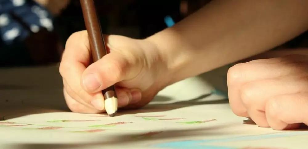 Potresti andare a fondo e approfondire i suoi tratti, fino a scrivere una storia completa.