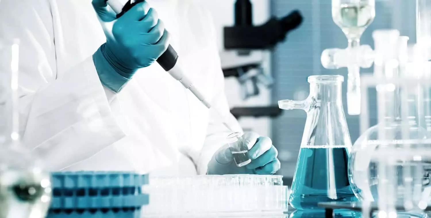 Esercizi ed esperimenti sono molto importanti nella fisica.