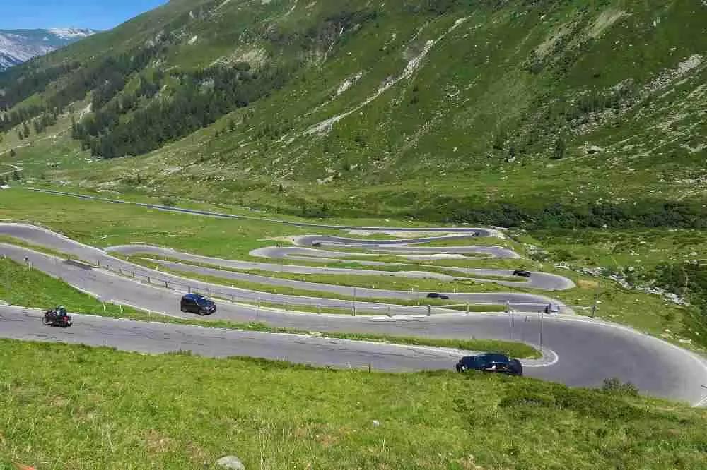 I verbi, assieme ad una certa conoscenza dei vocaboli, sono le basi per parlare nella vita di tutti i giorni.