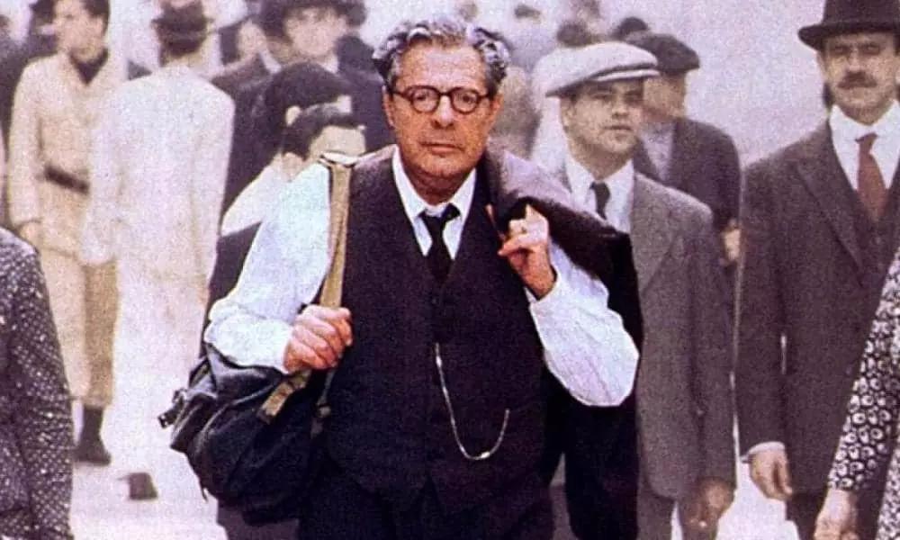 Il libro e il film sono ambientati in un'epoca buia della storia del Portogallo, quella della dittatura di Salazar.