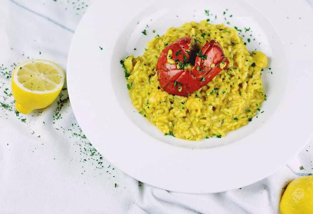 Il risotto è un piatto che si può degustare indifferentemente da nord a sud del paese, con carne, pesce o verdure.
