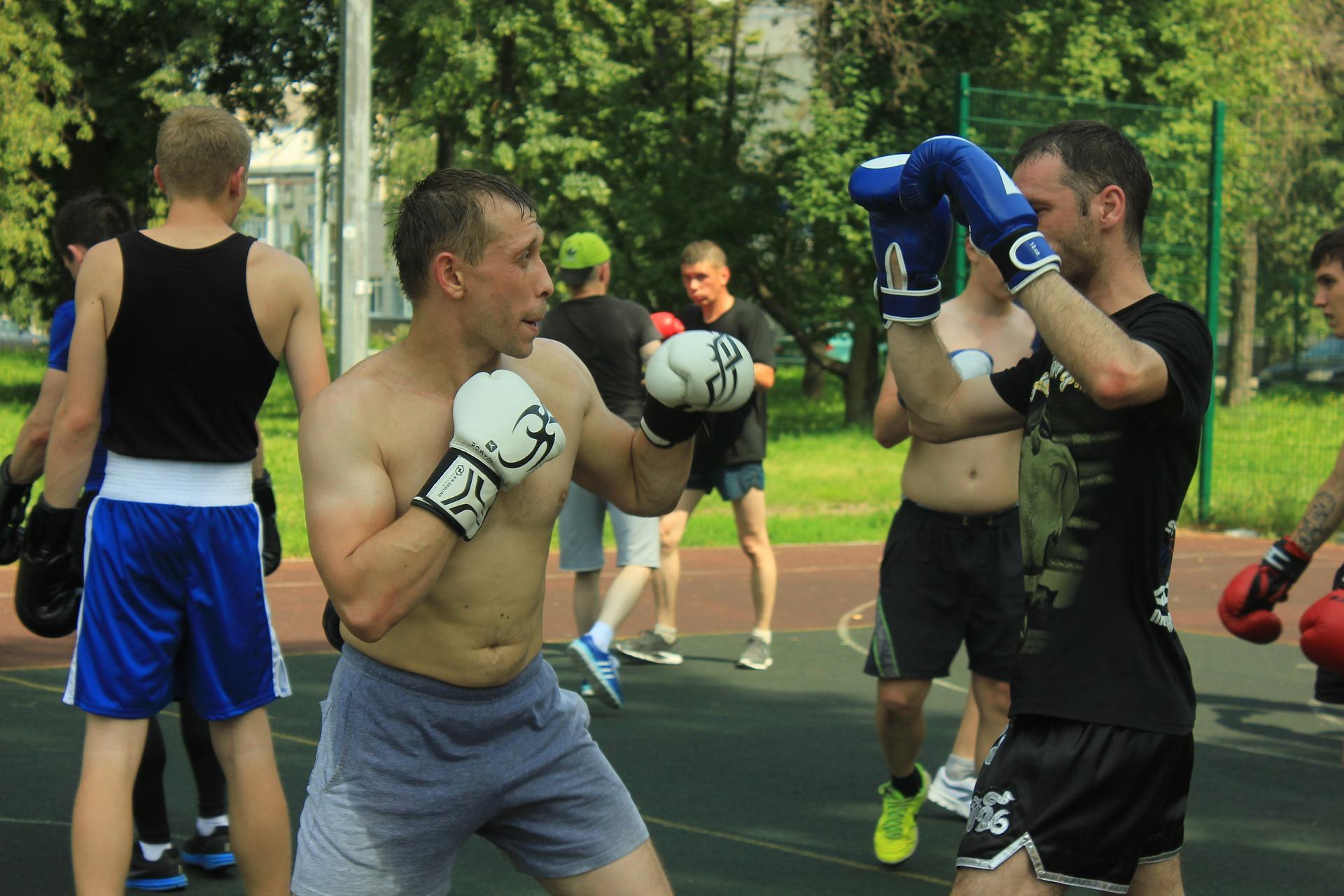 Conosci il nuovo sport alla moda? Lo shadowboxing!