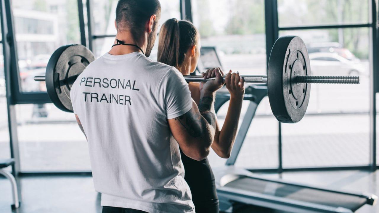 Per lavorare come personal trainer non c'è un'unica strada, ma ti conviene partire da una laurea in scienze motorie per poi fare dei corsi specifici, tenendoti sempre aggiornato.