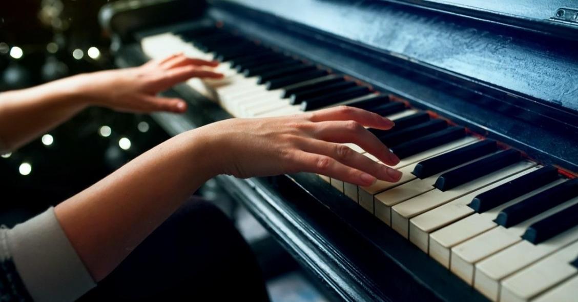 Consigli per Iniziare a Suonare il Piano Rapidamente
