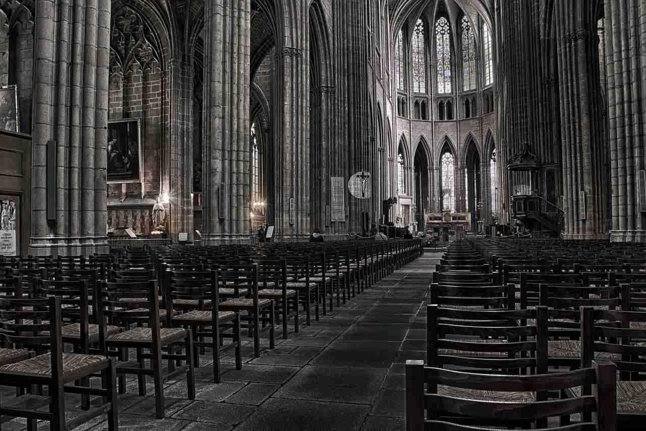 Tutte le religioni, nella ricerca di una relazione con un'entità, portano alla meditazione.