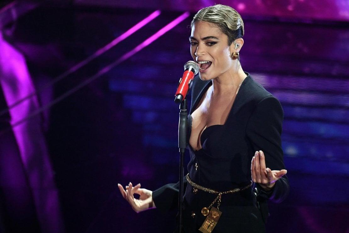 Imparare a cantare con il diaframma è un obiettivo di tutti i cantanti principianti perché li aiuta a sviluppare la voce proteggendo e corde vocali, a patto che siano seguiti dai consigli di un insegnante professionista.