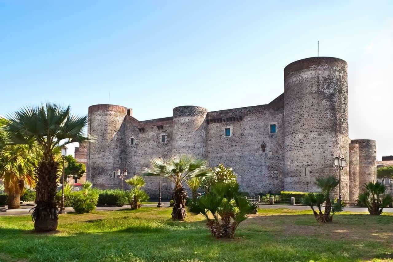 A Catania si offrono ripetizioni in tutte le materie scolastiche e non.