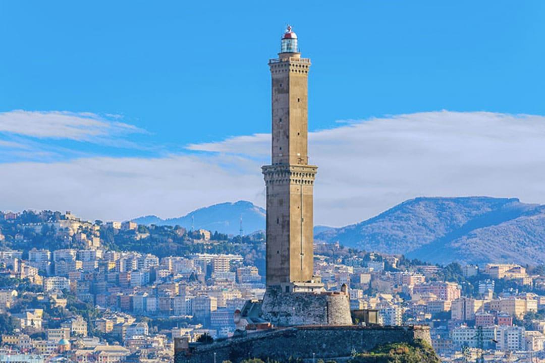 Chi ha la passione per l'insegnamento può essere come la Lanterna di Genova per i suoi studenti.