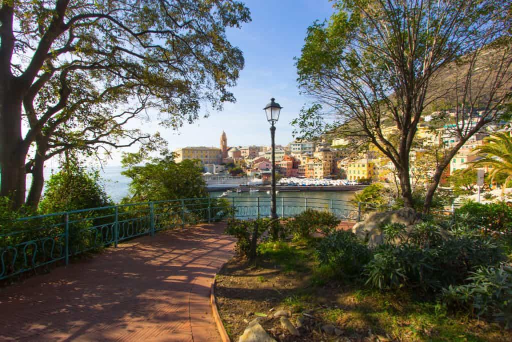 Un insegnante di Genova che offre un corso all'aperto avrà molte richieste di contatto.