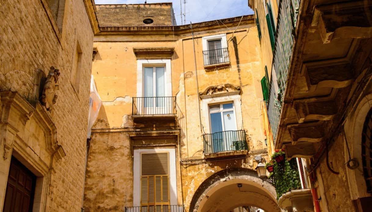 In ogni angolo della città di Bari è possibile praticare yoga.