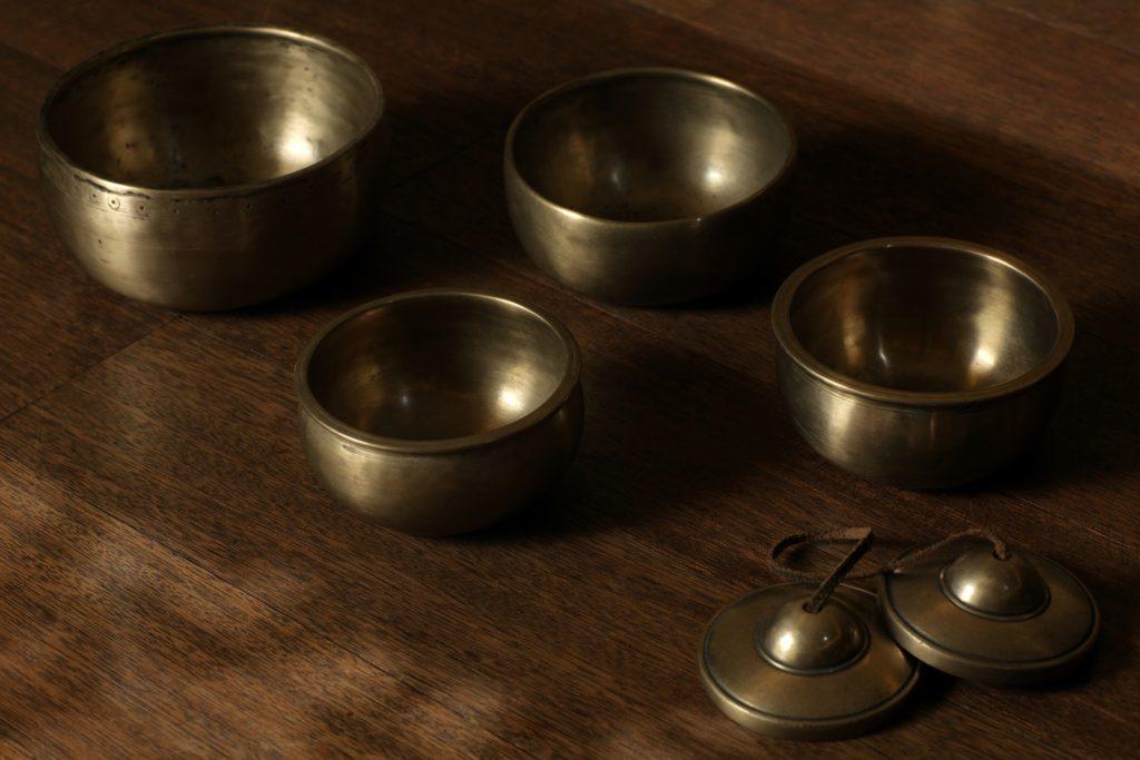 Le vie dello yoga includono anche il suono.