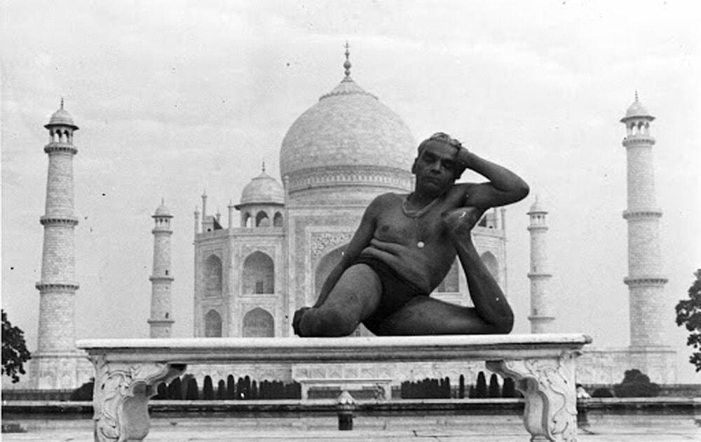 In ogni quartiere di Genova puoi prendere lezioni di yoga.