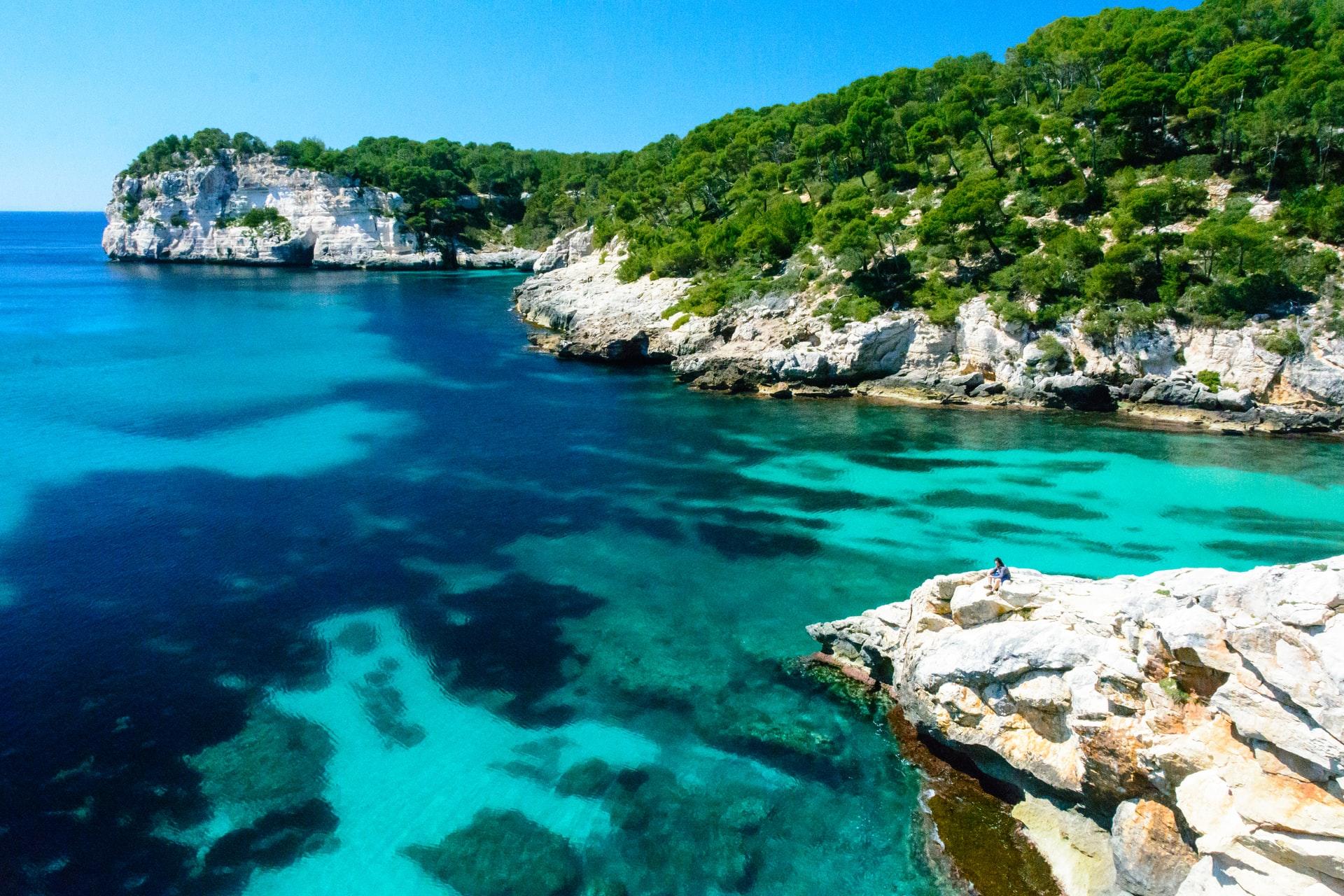 Preparati a visitare le spiagge più belle della Spagna con le frasi utili in spagnolo. 